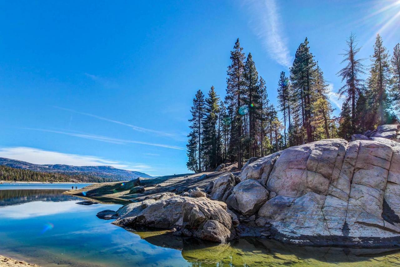 Water'S Edge Retreat Villa Shaver Lake Exterior photo